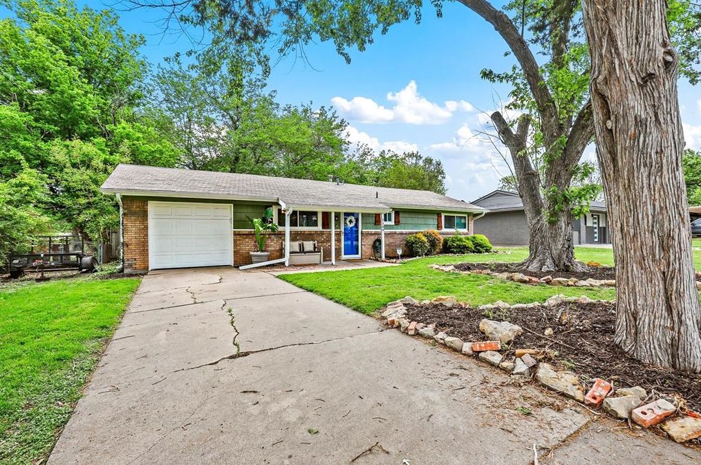 Closed | 1109 Benbrook Terrace Benbrook, TX 76126 2